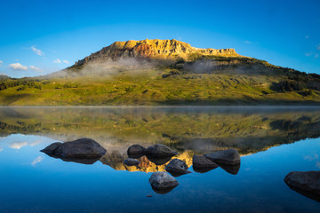 描写美丽的瀑布的诗句