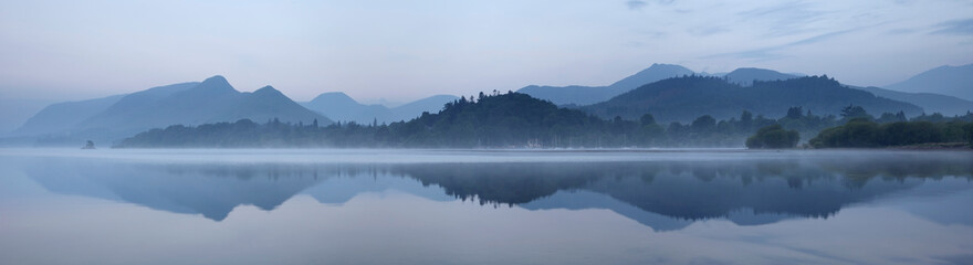 描写美丽的瀑布的诗句