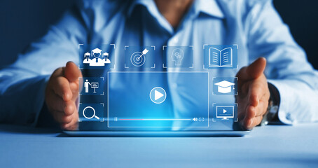 描写美丽的瀑布的诗句