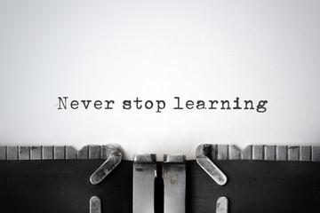 摸底考试是期中考试吗