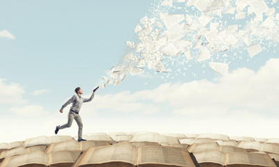 汽车模具钳工怎么样