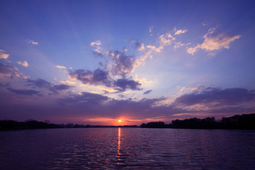 摸底考试是期中考试吗